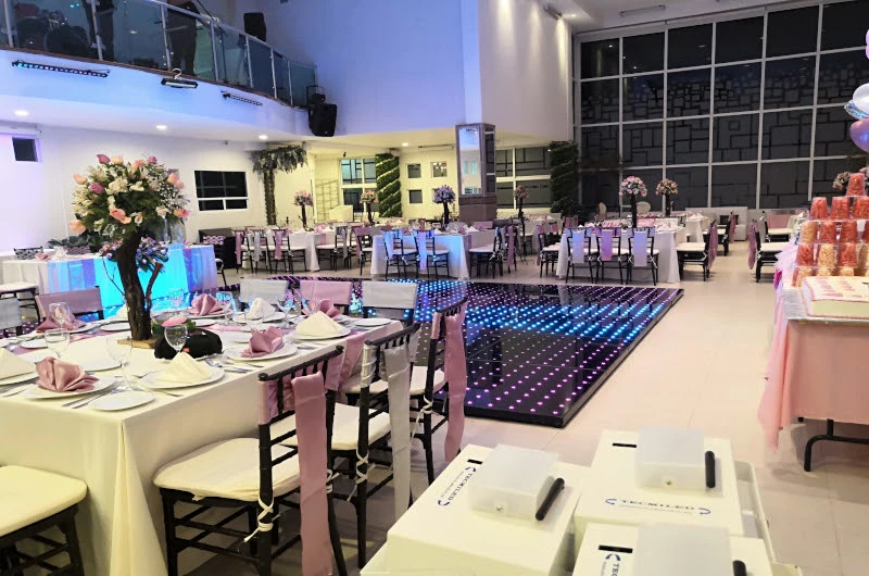 Party Hills Lounge